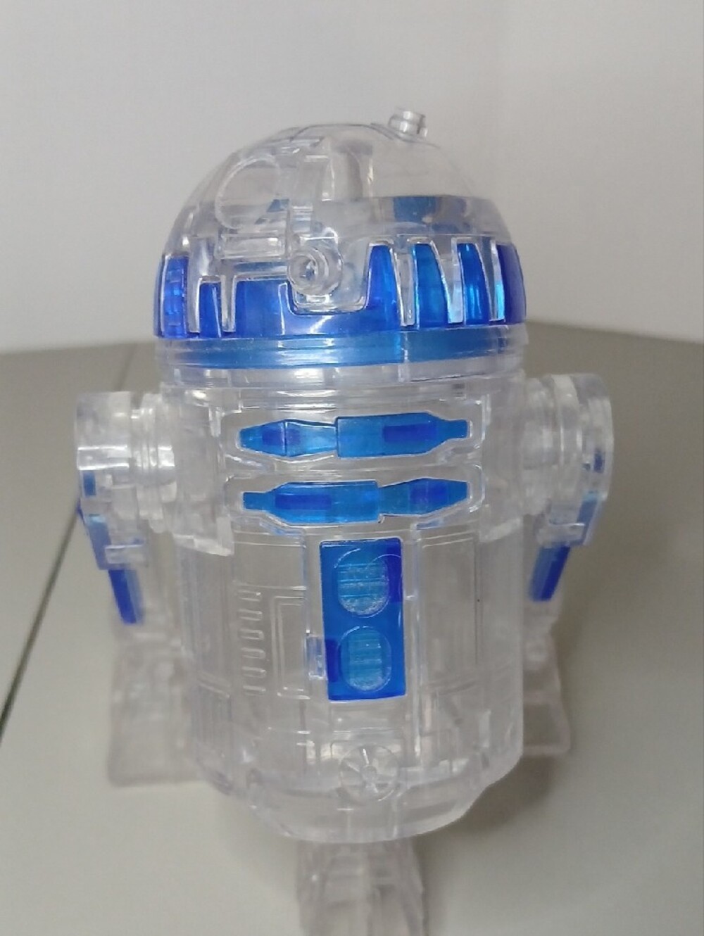 Droid Depot R2-D2 Figurine with Light-up Platform - Picture 8 of 8